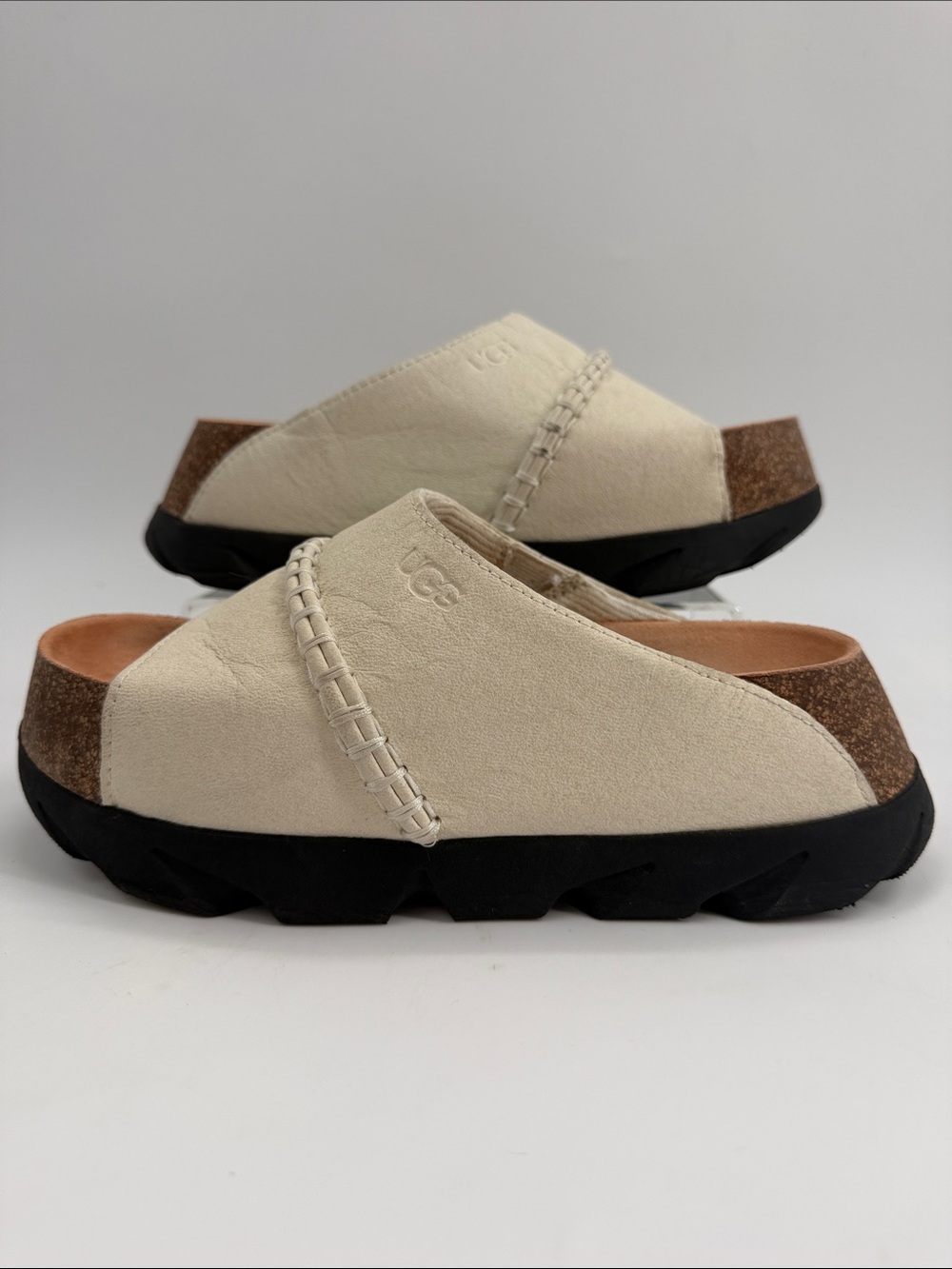 UGG Women's Sunskip Slide Sandal "Off White" Women's Size 5.0